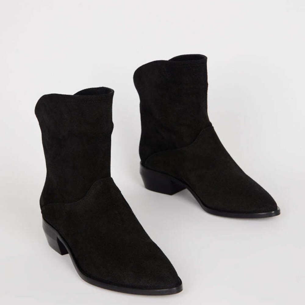 NWOB Intentionally Blank Gateway Boots Black